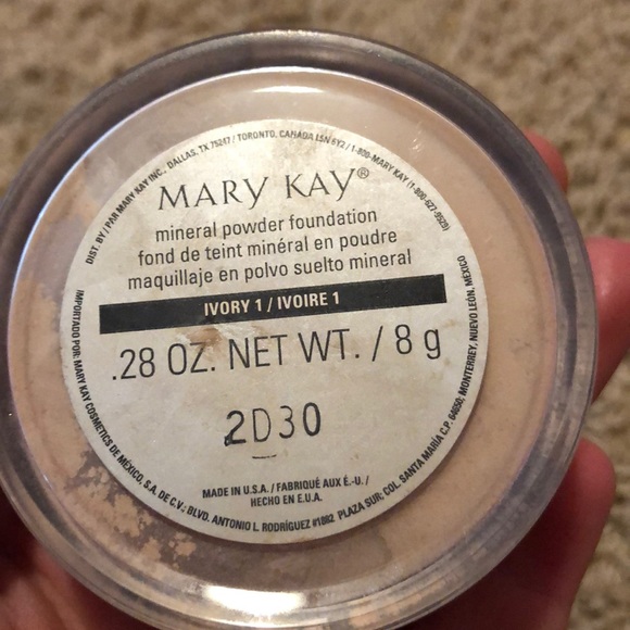 Powder foundation - Picture 2 of 3